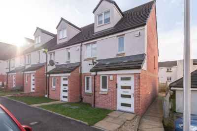 18 Larchwood Square, Edinburgh, EH12 8WT