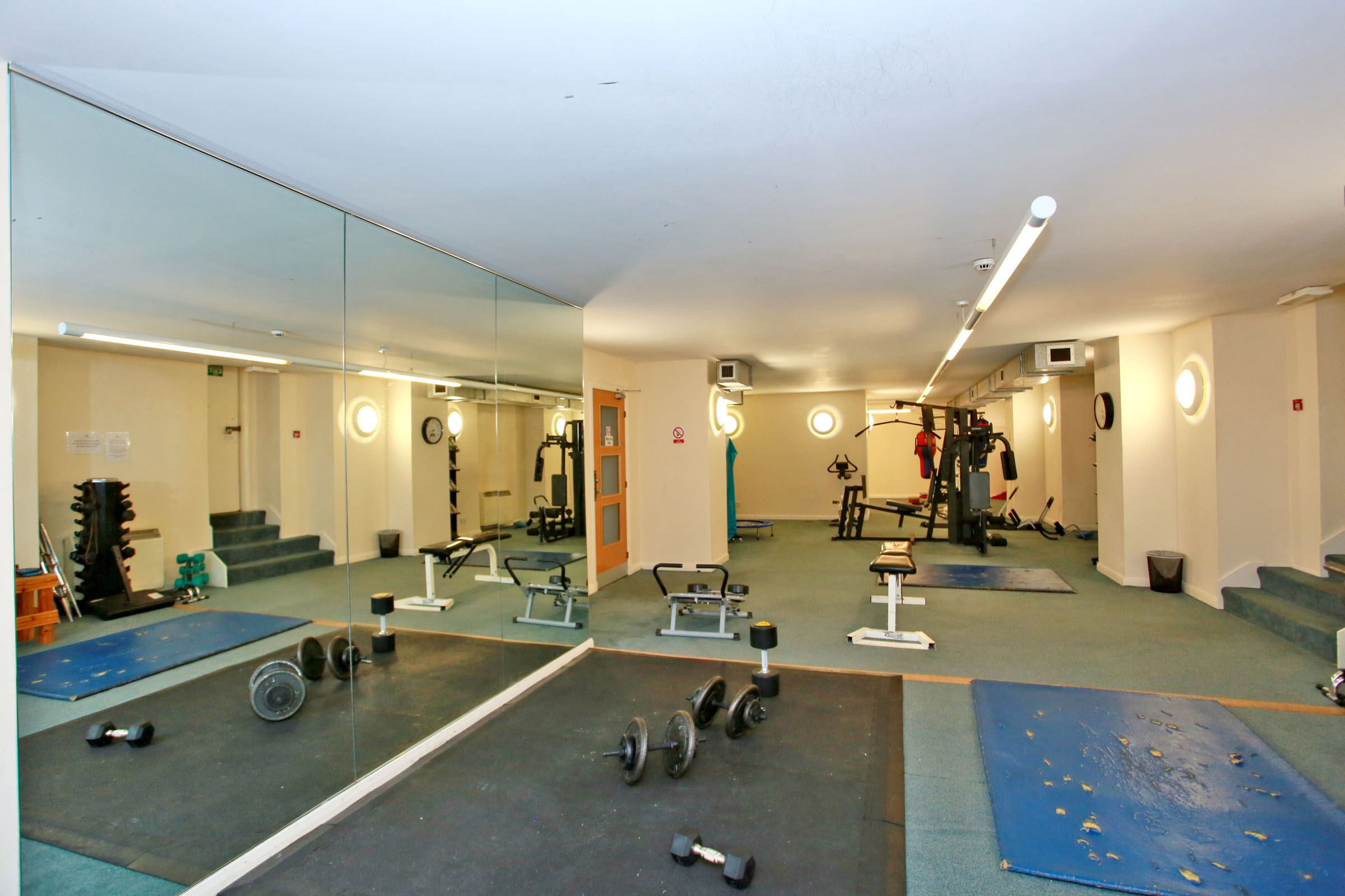 Property details for 28G, Crown Street, Aberdeen, AB11 6AY Peterkins