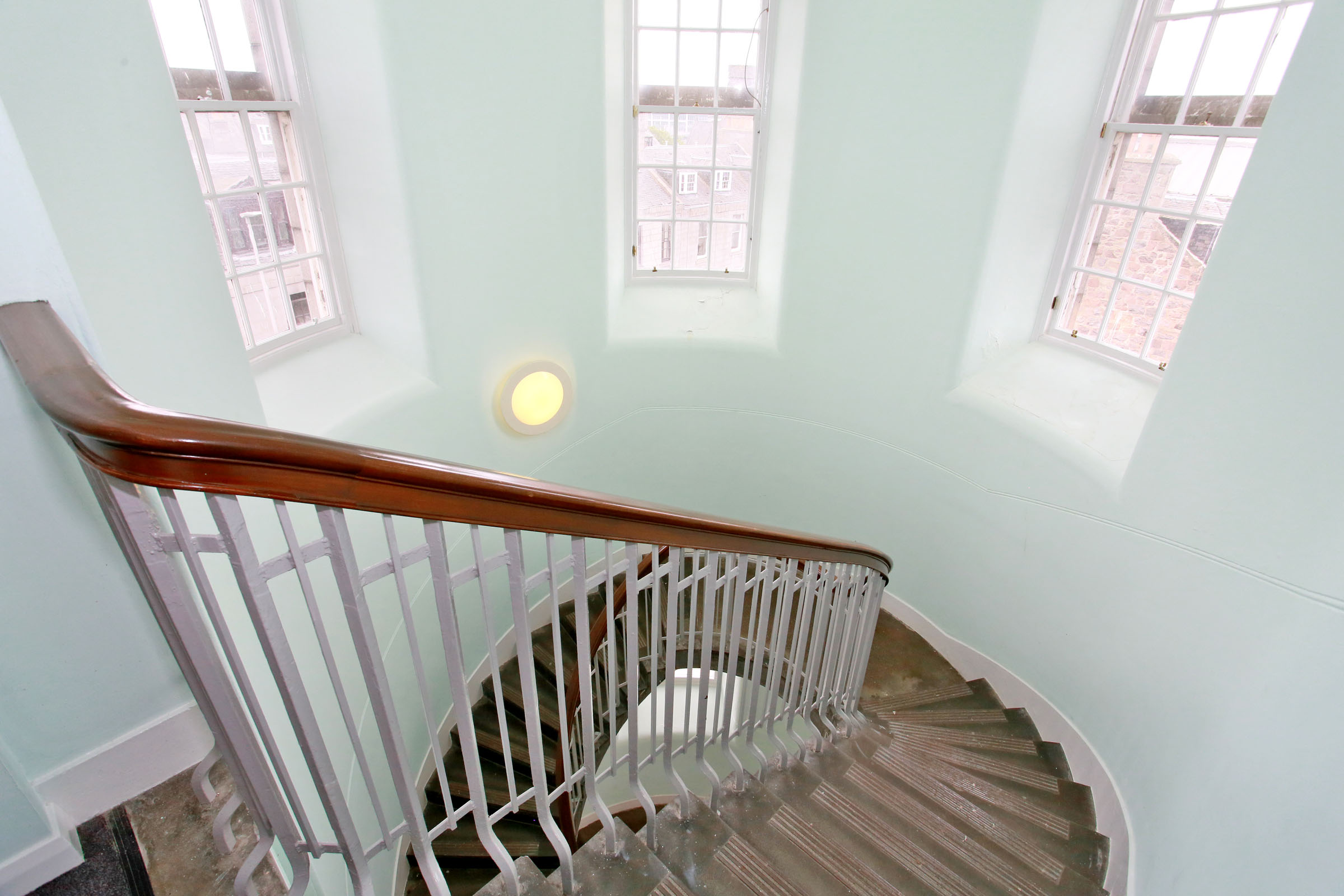 Property details for 28G, Crown Street, Aberdeen, AB11 6AY Peterkins