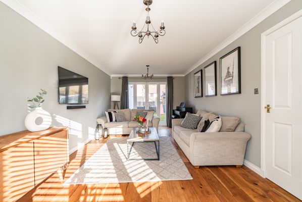 59 Gogarloch Haugh, Edinburgh, EH12  9JG - Image 3