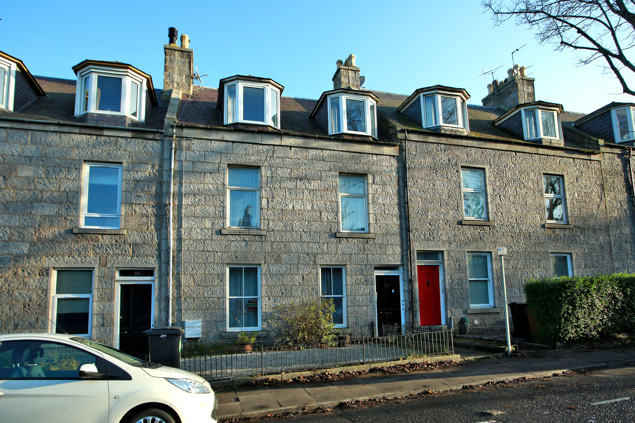 Property details for Top Floor 18, Watson Street, Aberdeen, AB25 2QJ