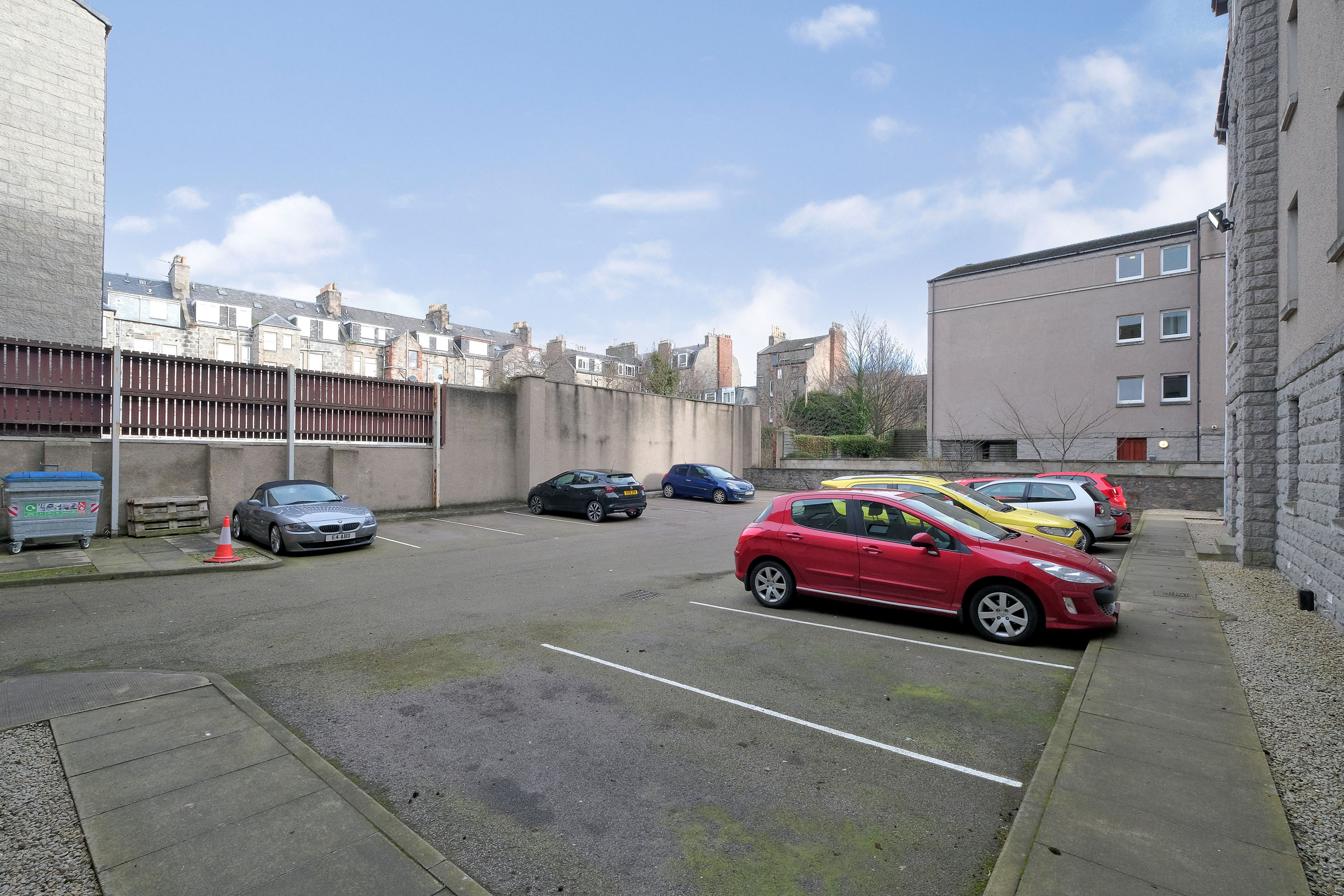 Property details for 26B, Fraser Road, Aberdeen, AB25 3UH Peterkins