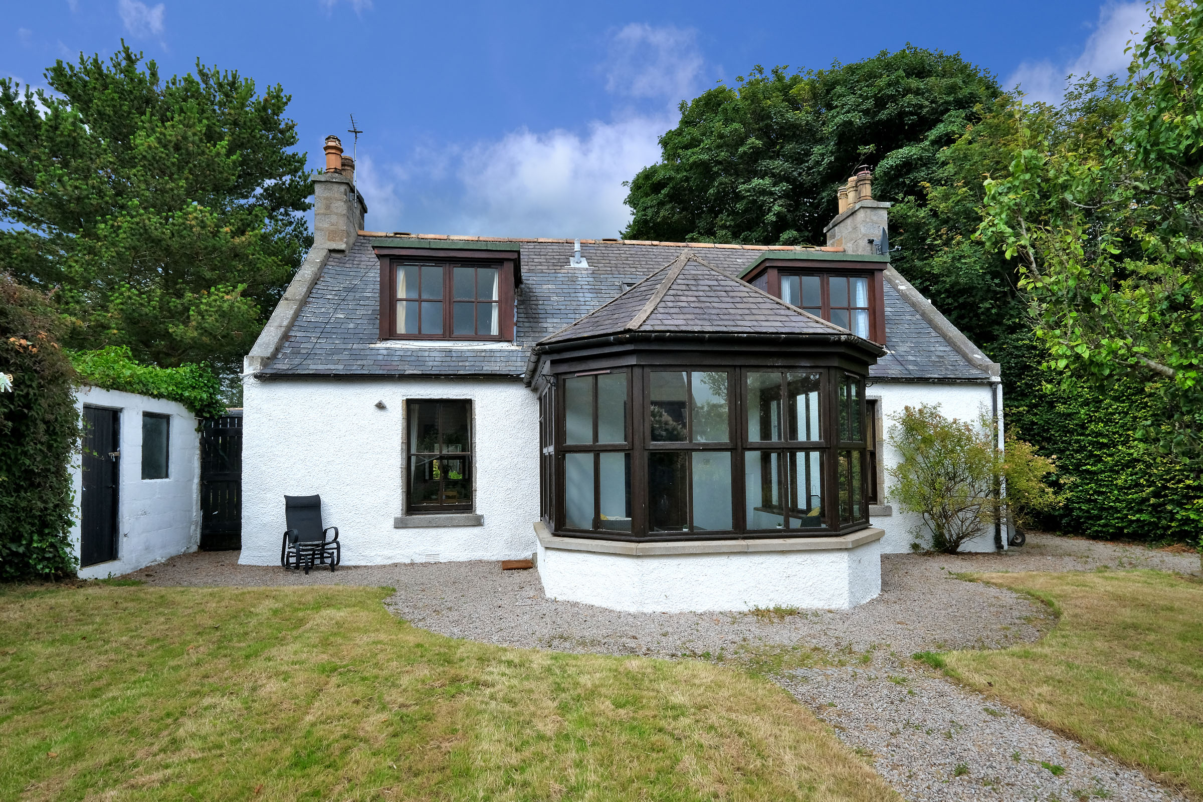 Property details for Sunnyside Farmhouse, Kinmuck, Inverurie, AB51 0LY