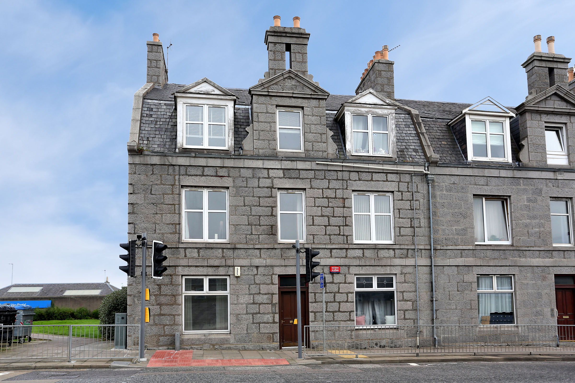 Property details for Second Floor Right 104, Great Northern Road