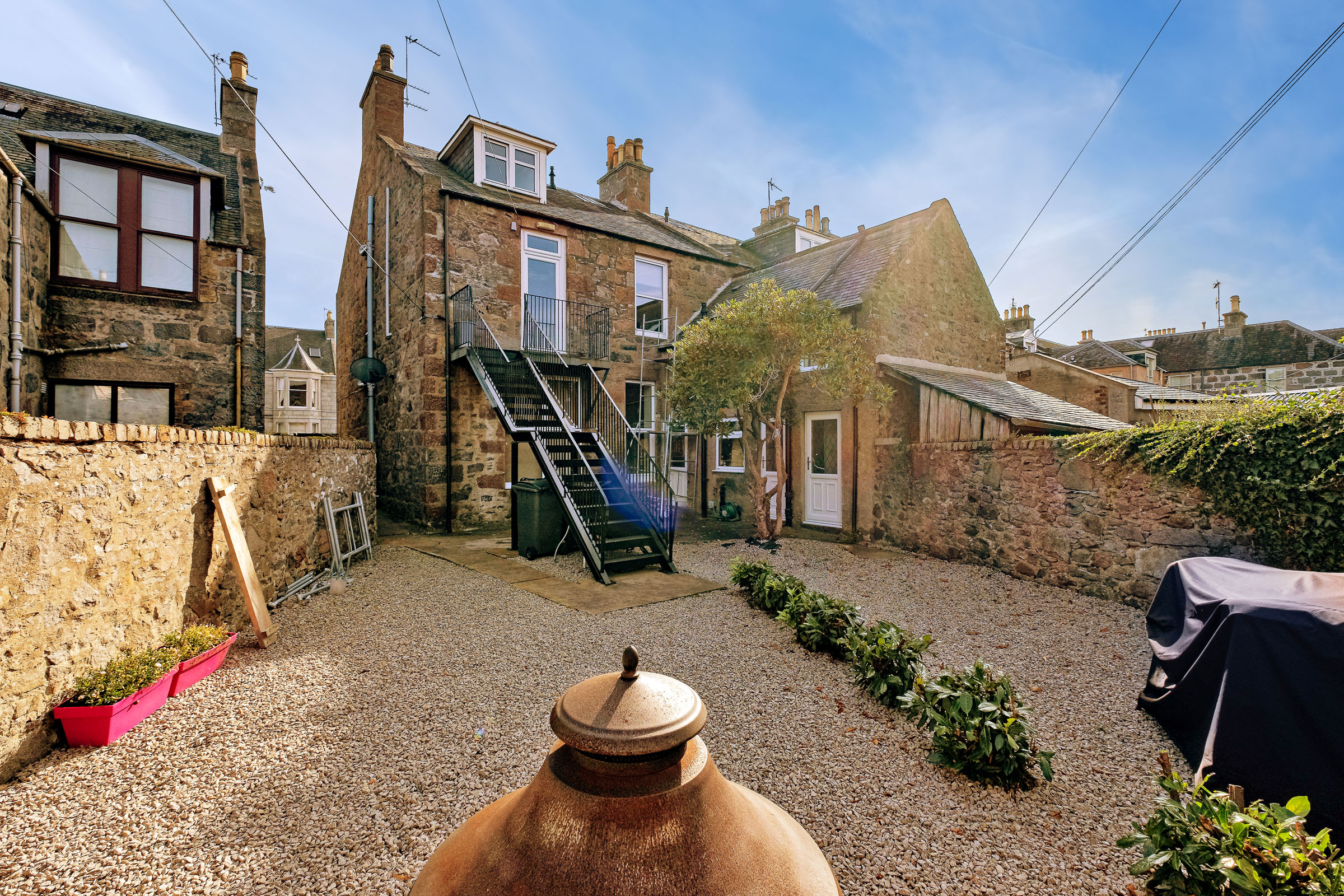 Property details for 76A Beechgrove Terrace, Aberdeen, AB15 5EY Peterkins