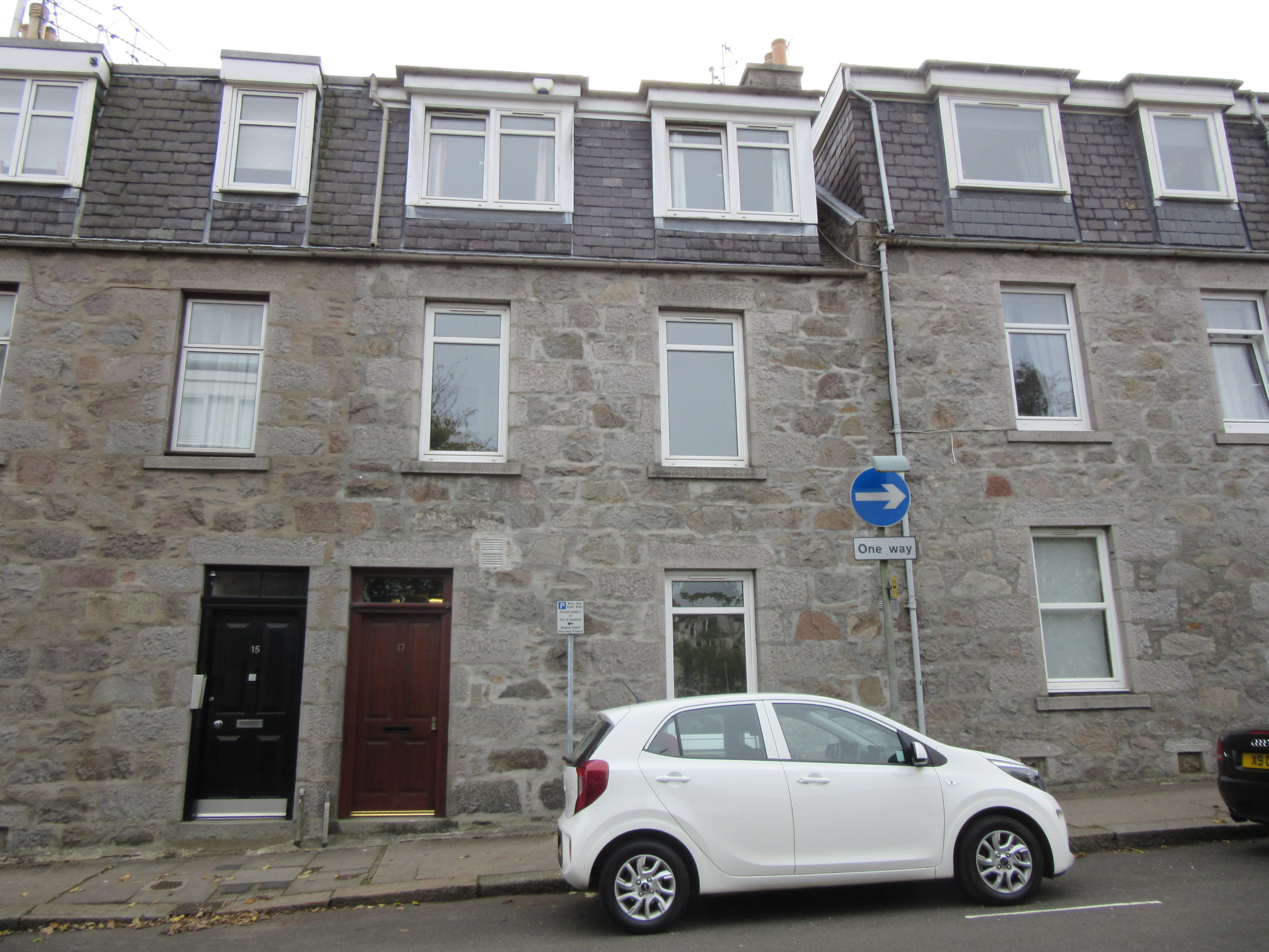 Property details for 17 Ferryhill Terrace, FFF, Aberdeen, AB11 6SR Peterkins