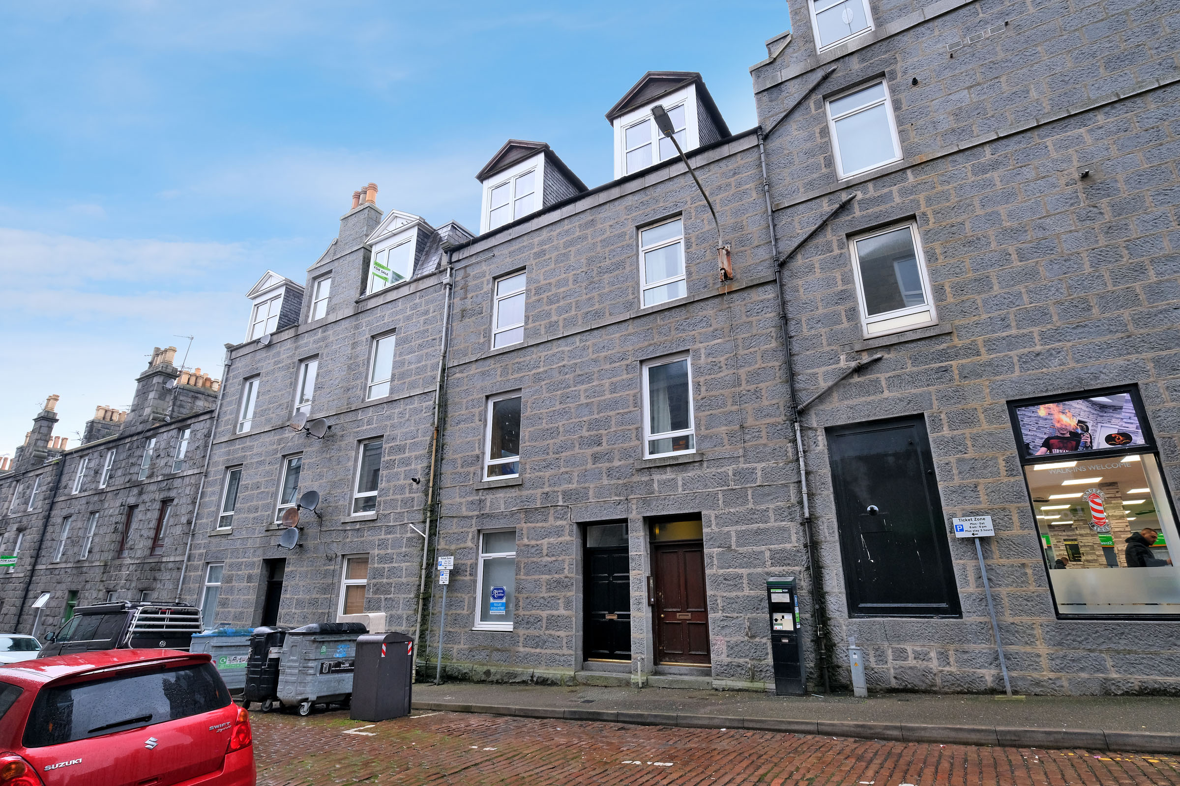 Property details for 2E, Fraser Street, Aberdeen, AB25 3XS Peterkins