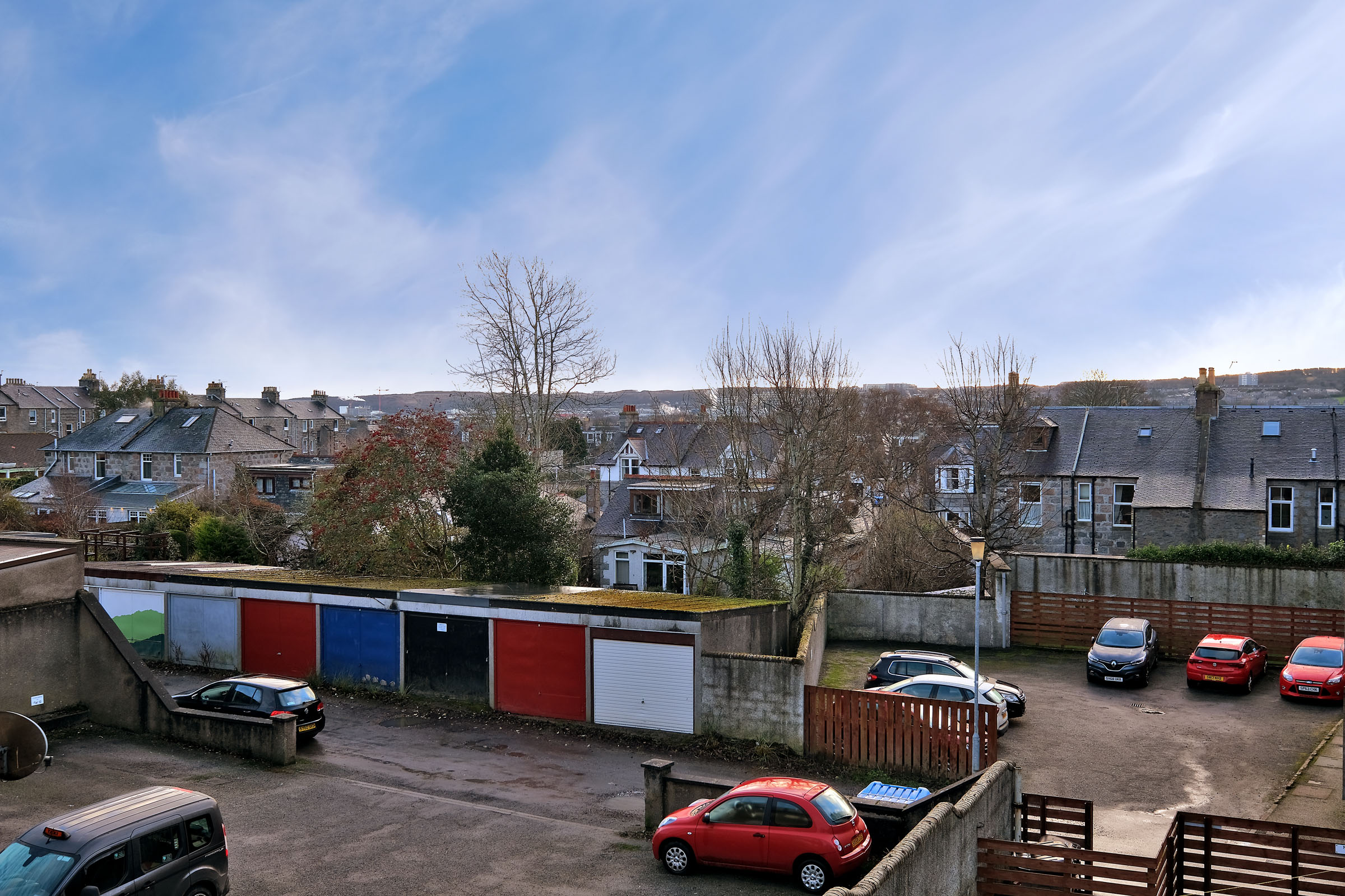 Property details for 16 Pitstruan House, 295 Great Western Road