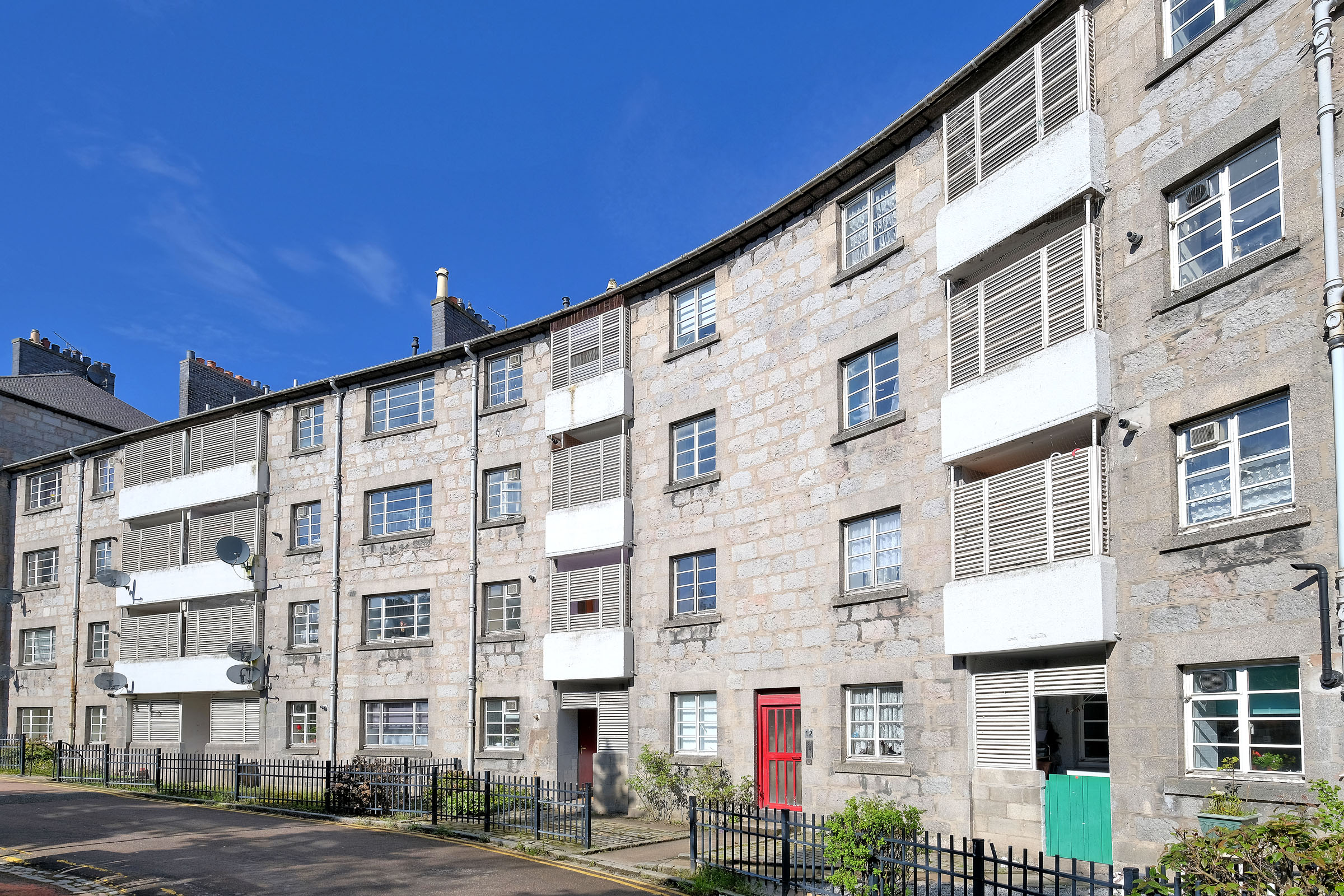 Property details for 12G Rosemount Square, Aberdeen, AB25 2UD Peterkins