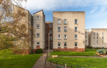 2/4 Kingsknowe Court, Edinburgh