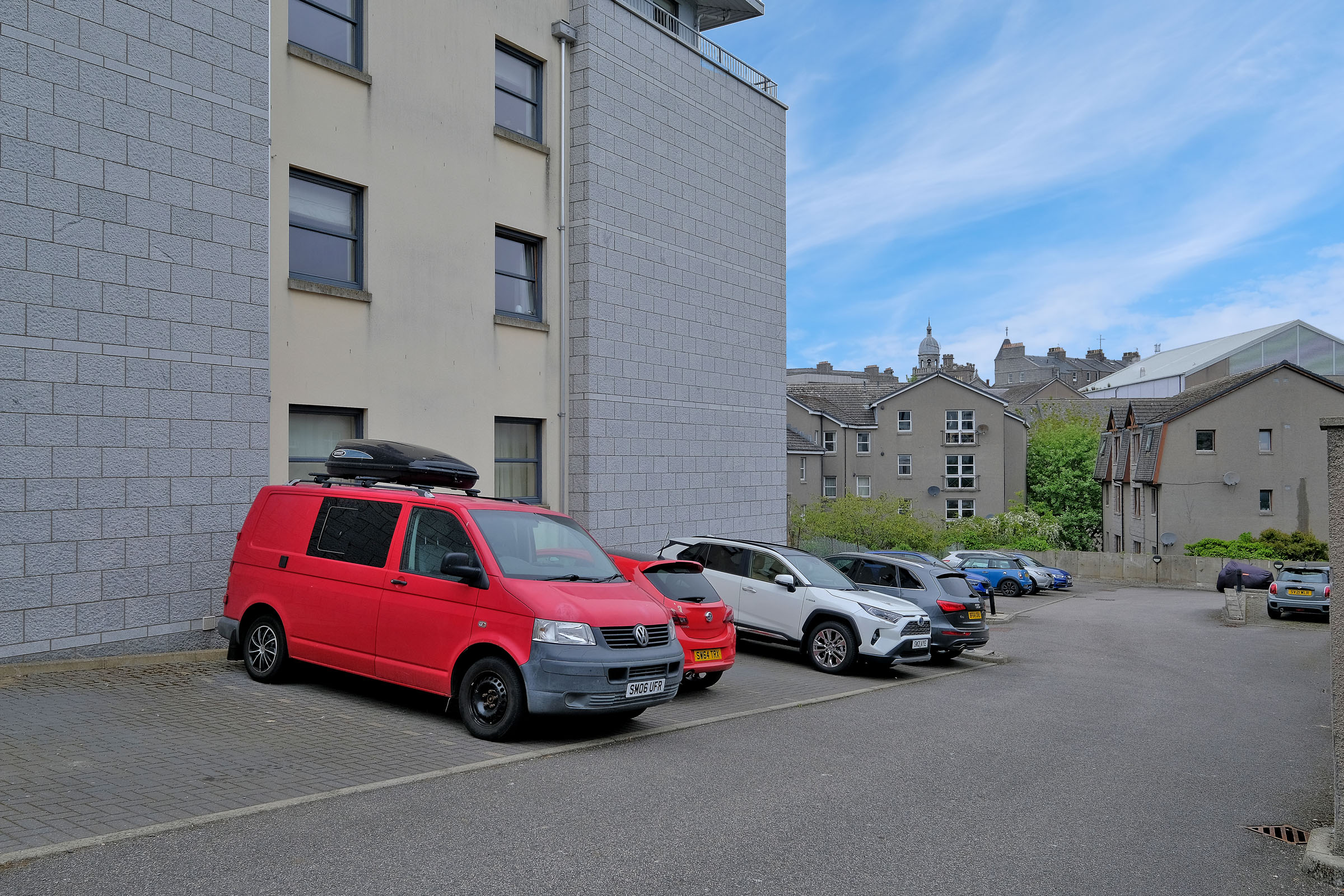 Property details for 44 Willowbank Road, Aberdeen, AB11 6XL Peterkins