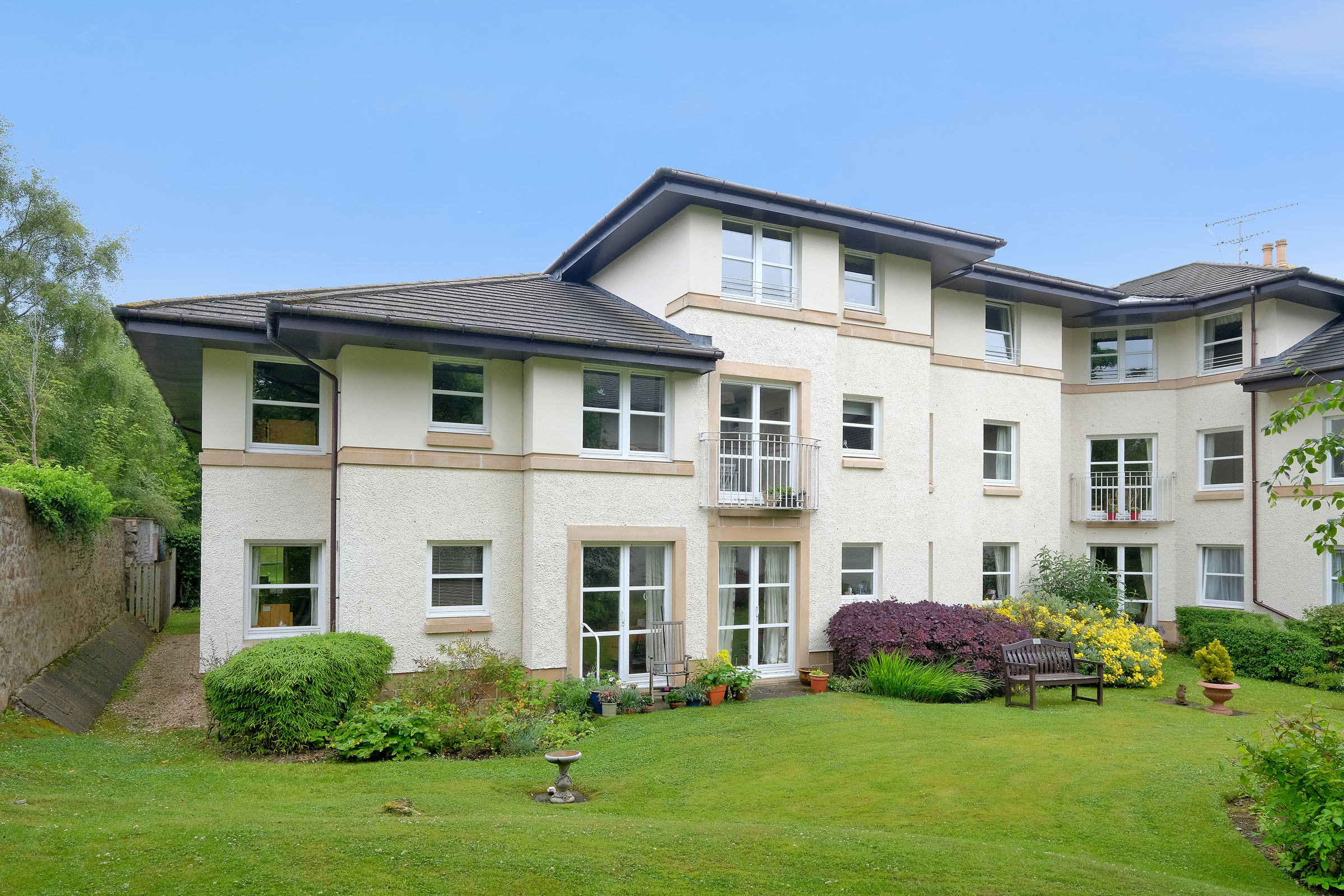 Property details for 23 Thorngrove House 500 Great Western Road