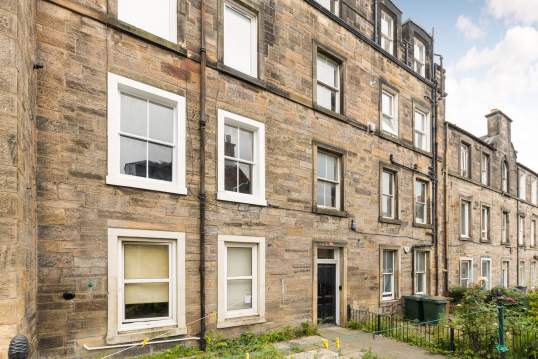 13/2 Richmond Terrace, Haymarket, Edinburgh, EH11 2BY