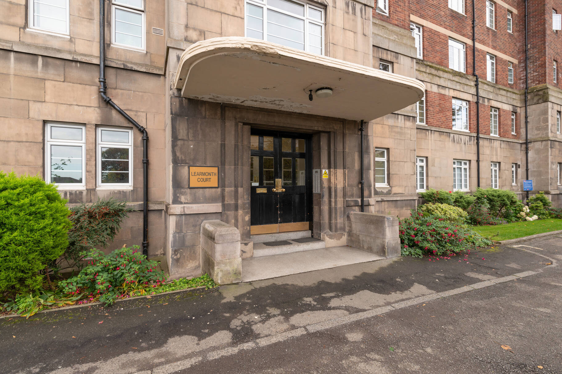 38 Learmonth Court, Comely Bank, Edinburgh, EH4 1PB