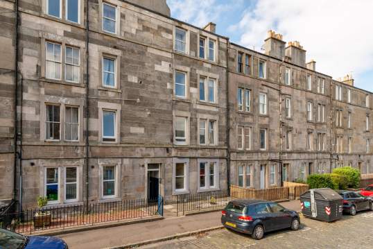 14/3 Springwell Place, EDINBURGH, EH11 2JA