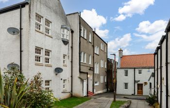 4/3 Hawthorn Court, South Queensferry