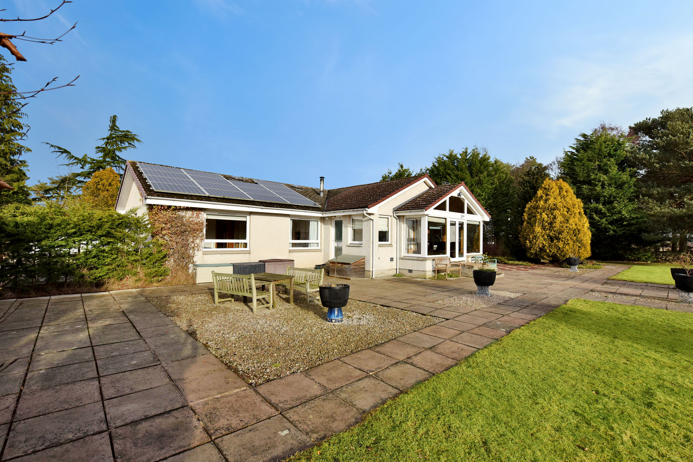 Property details for Greystone, Kintore, Inverurie, AB51 0YX Peterkins