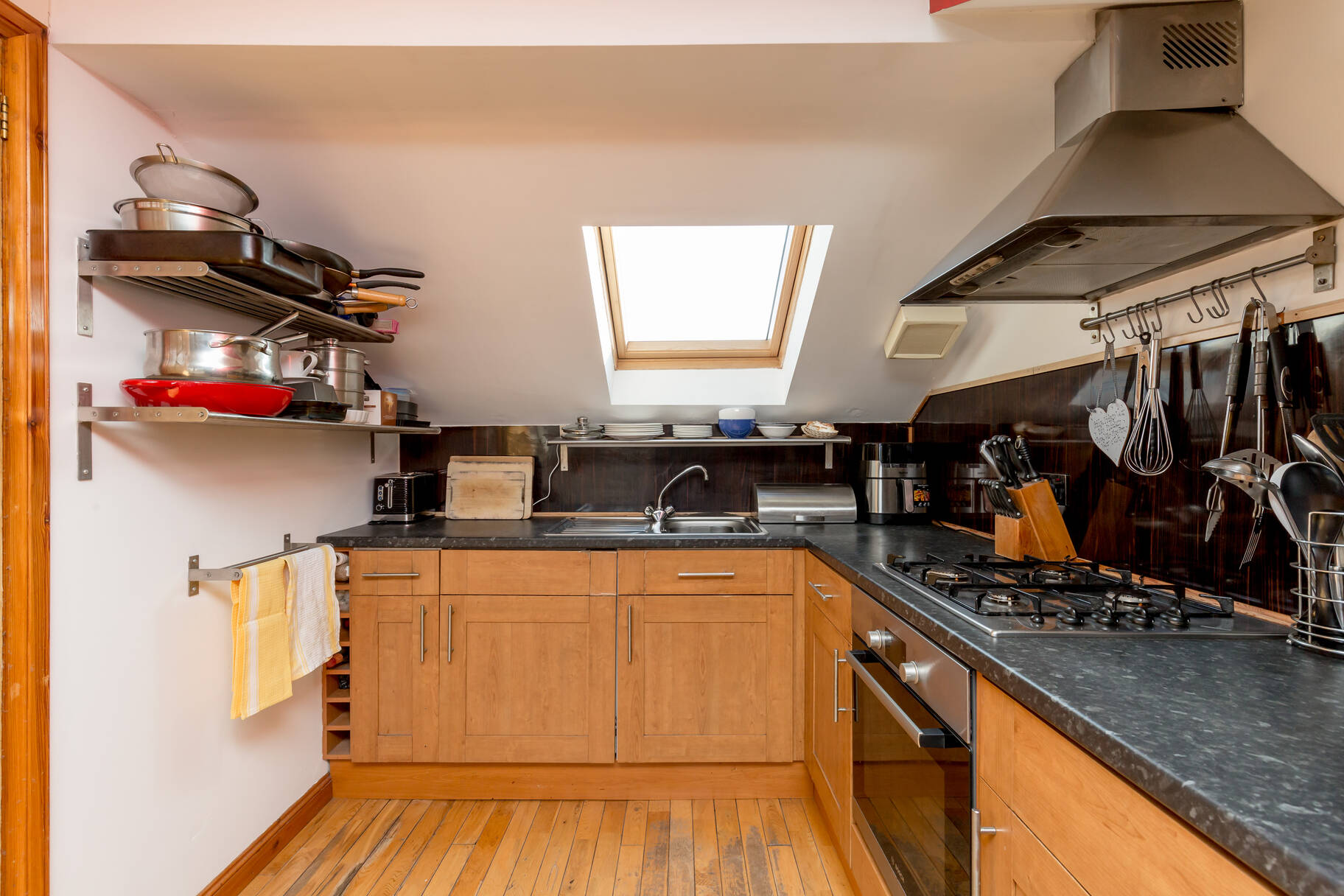 17 Fair-a-Far Cottages, Whitehouse Road, Cramond, Edinburgh, EH4 6PQ