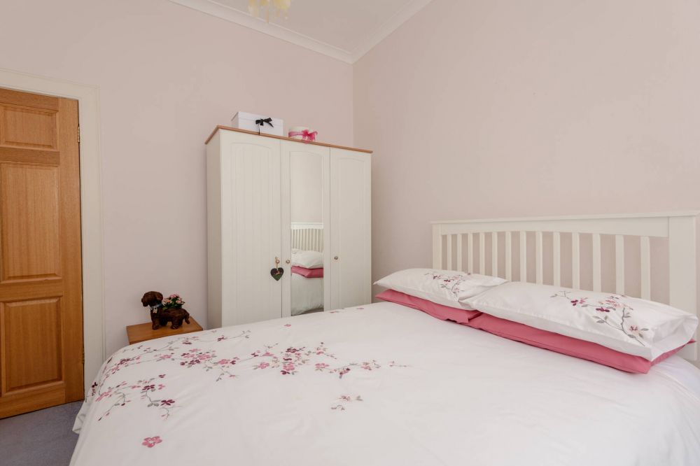 Property details Paris Steele