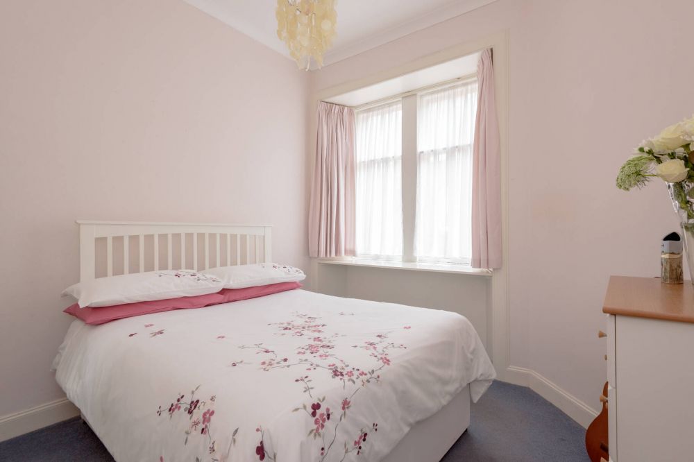 Property details Paris Steele