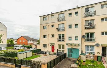 37/8 Clovenstone Drive, Edinburgh