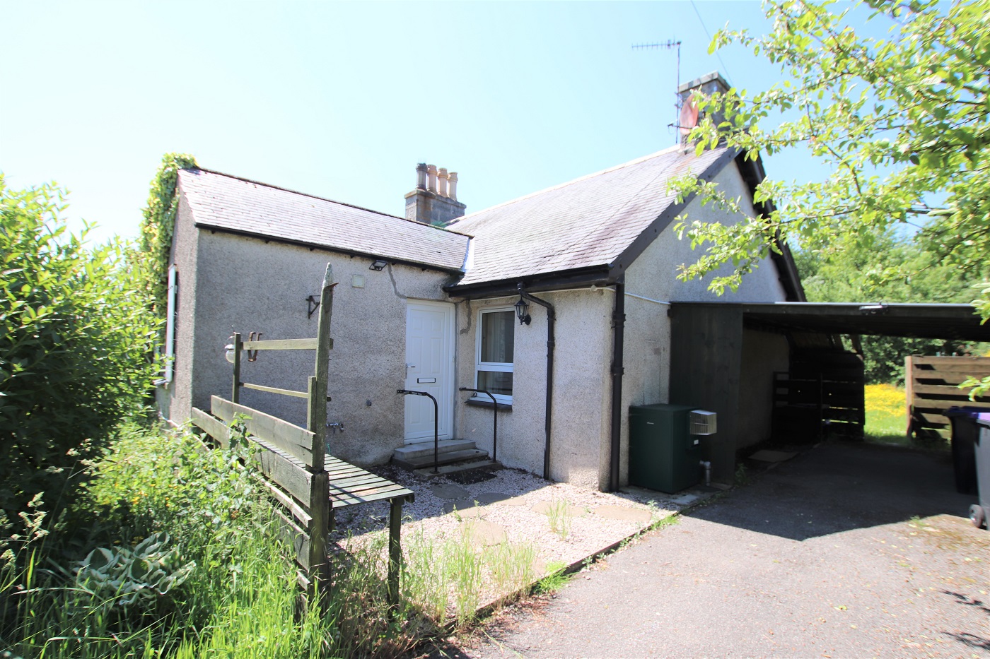 Property details for 4 Broadlands Cottages, Cairnie, Huntly, AB54 4UU