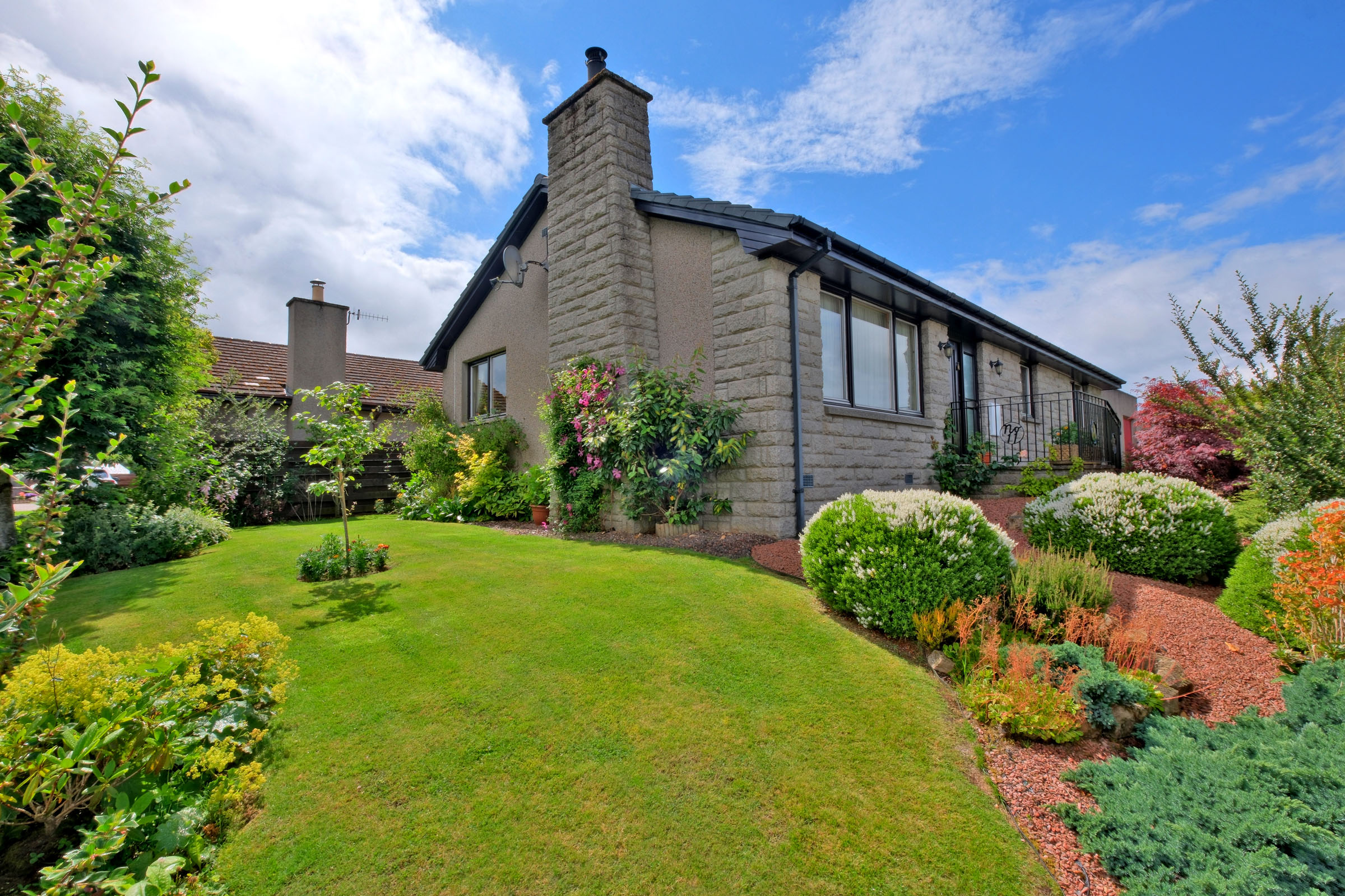 Property details for 11 Dunnydeer Park, Insch, AB52 6GD Peterkins