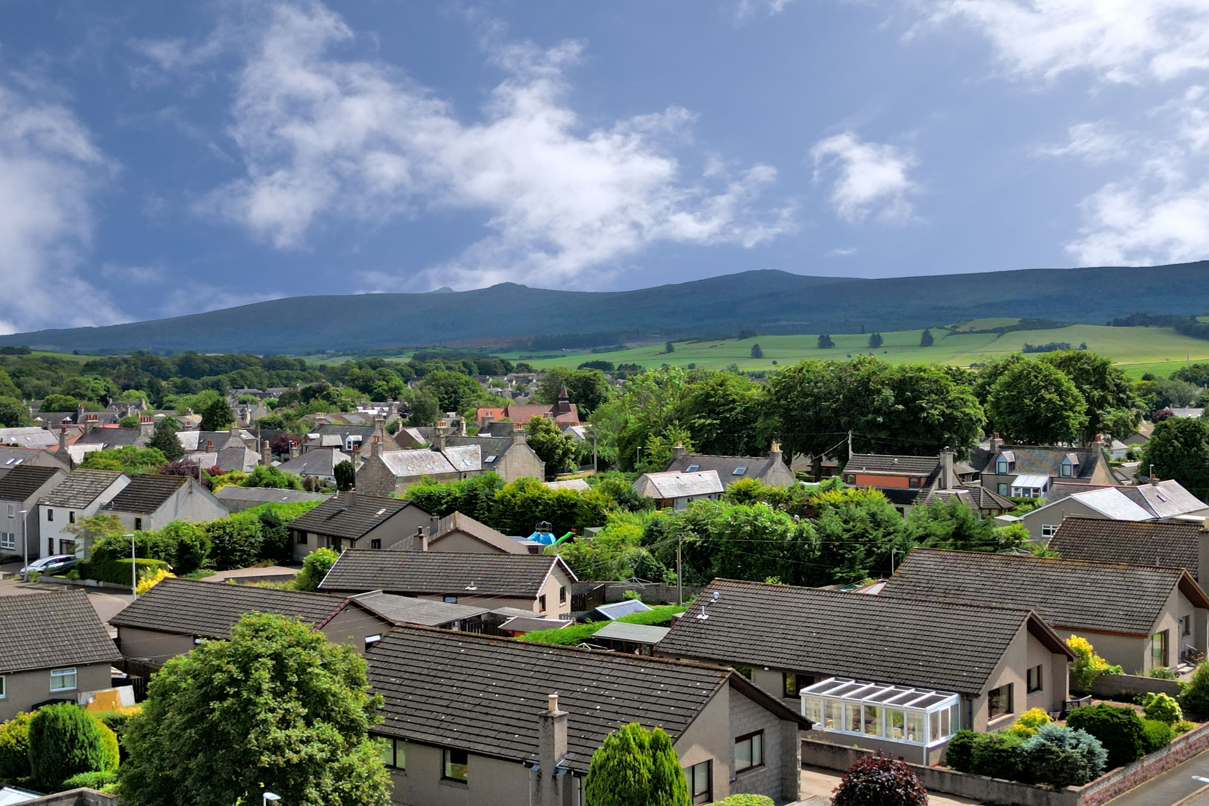 Property details for 11 Dunnydeer Park, Insch, AB52 6GD Peterkins