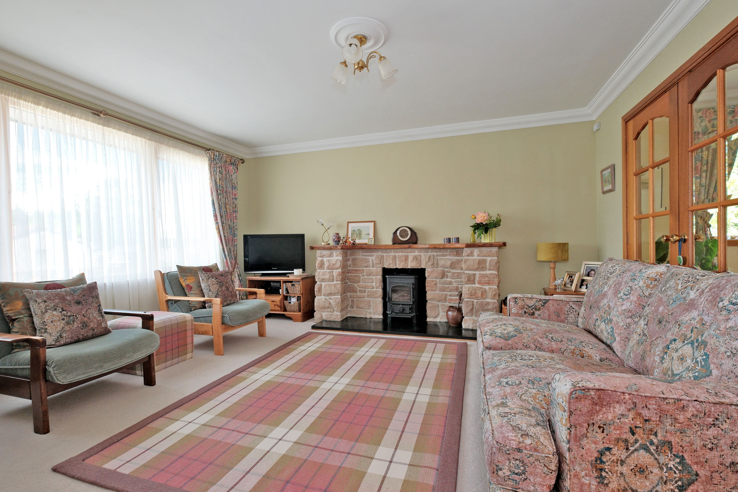 Property details for 11 Dunnydeer Park, Insch, AB52 6GD Peterkins