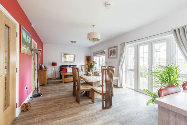 47 Kings View Crescent, Edinburgh, EH28 8AF - Image 3