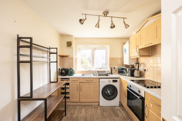 16/4 Easter Dalry Road, Edinburgh, EH11 2TS - Image 2