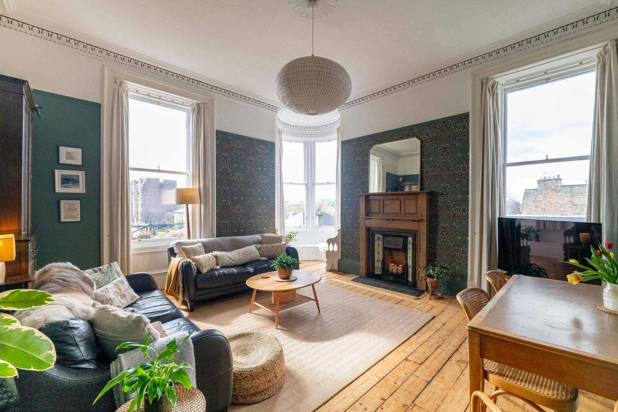 3 Bedroom Property For Sale in Edinburgh, Bruntsfield, Flat 4, 1 Leamington Terrace, Bruntsfield