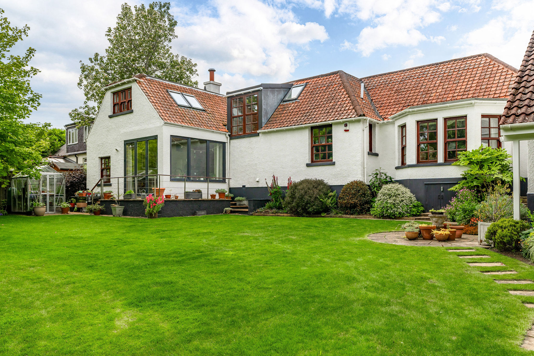 4 Bedroom Property For Sale in Edinburgh, Balerno, 21 Lovedale Road £725,000