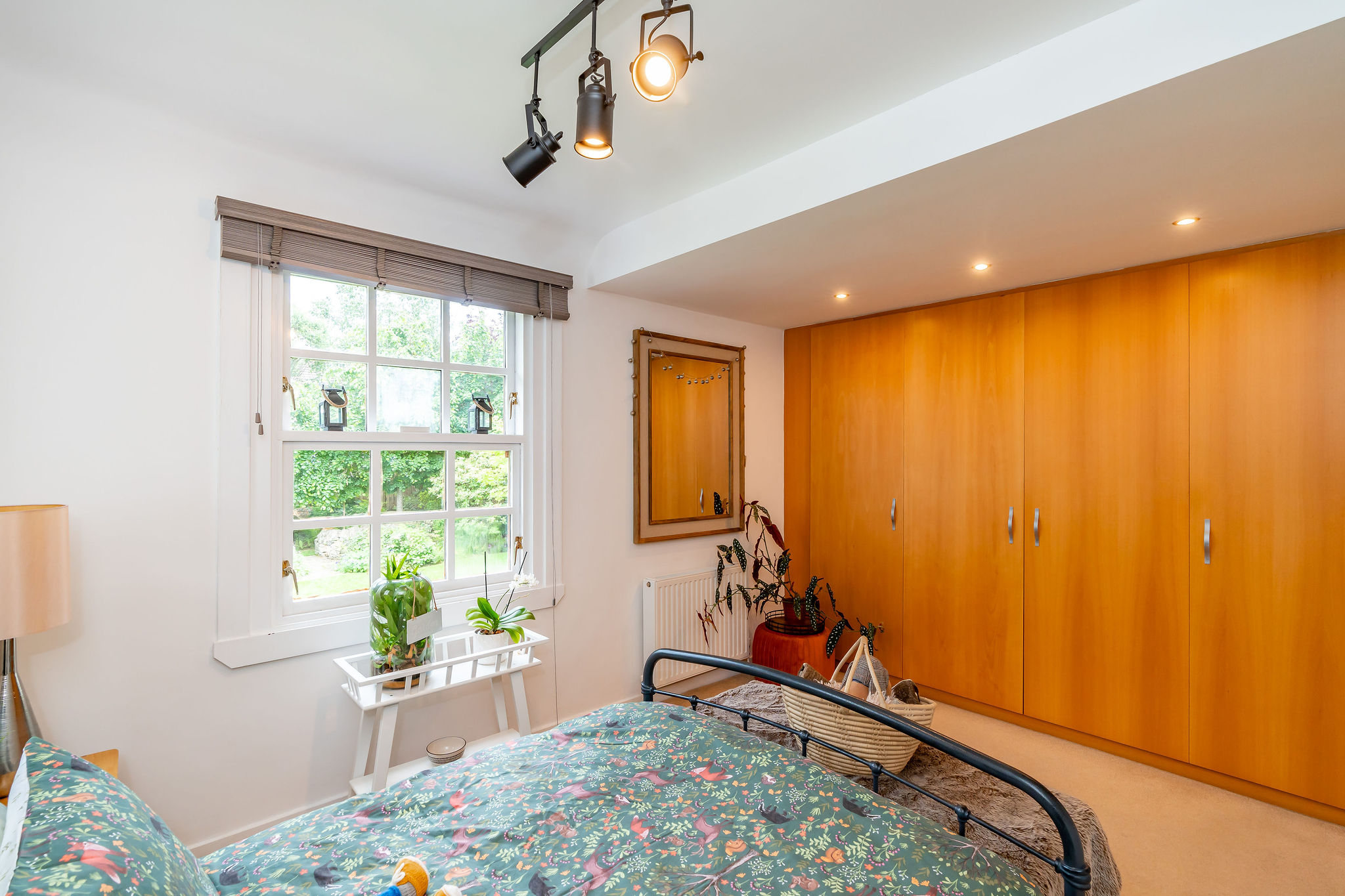 4 Bedroom Property For Sale in Edinburgh, Balerno, 21 Lovedale Road £