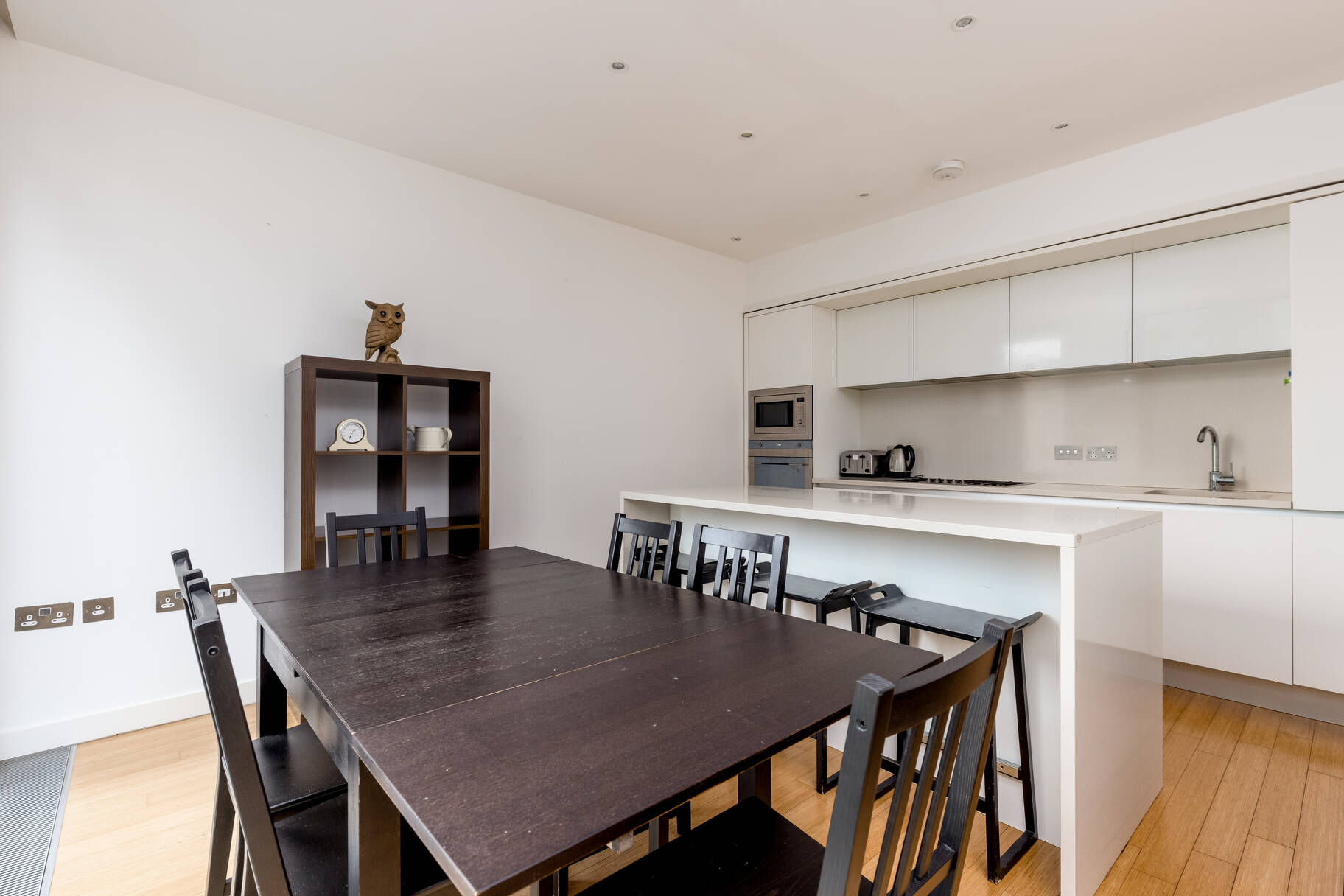 Flat 14, 31 Simpson Loan, Edinburgh, EH3 9GG