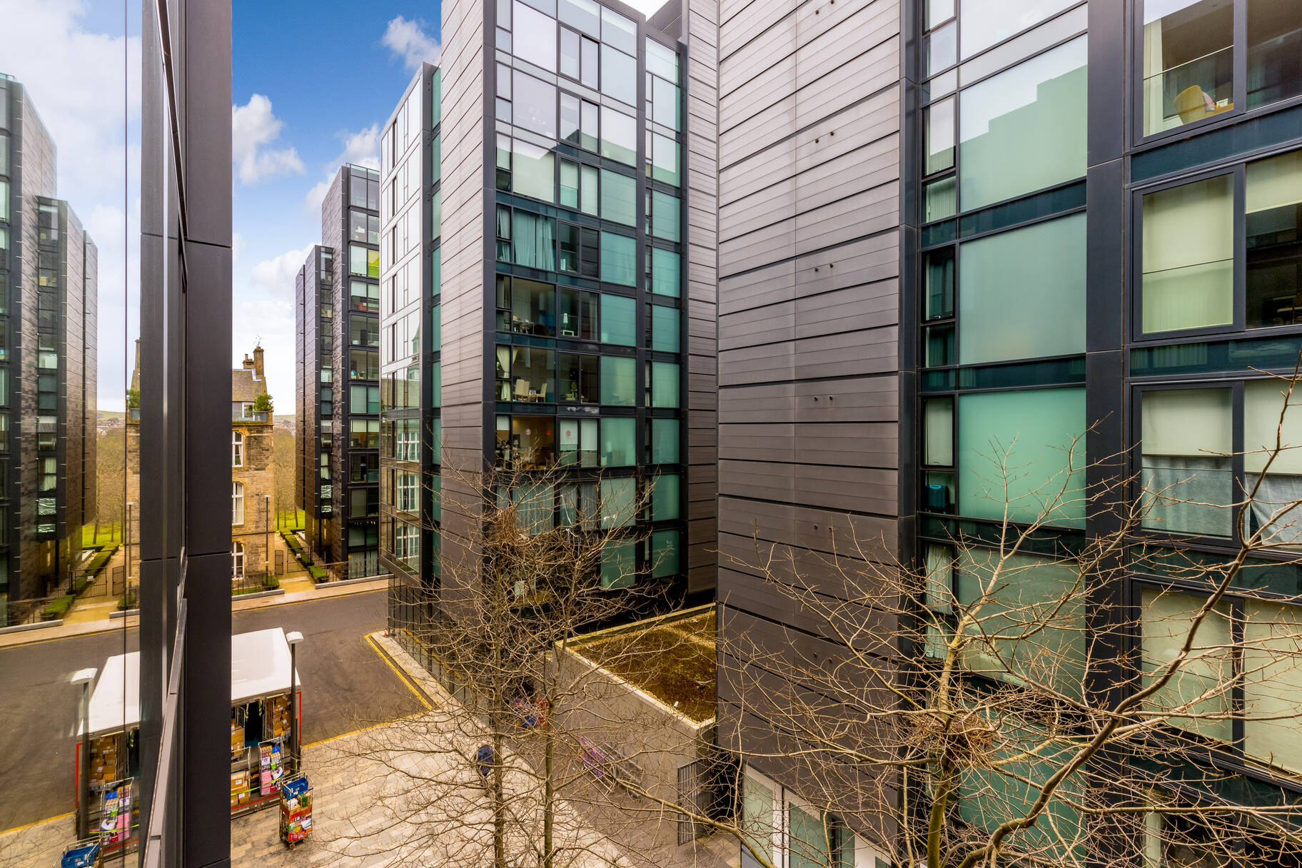 Flat 14, 31 Simpson Loan, Edinburgh, EH3 9GG