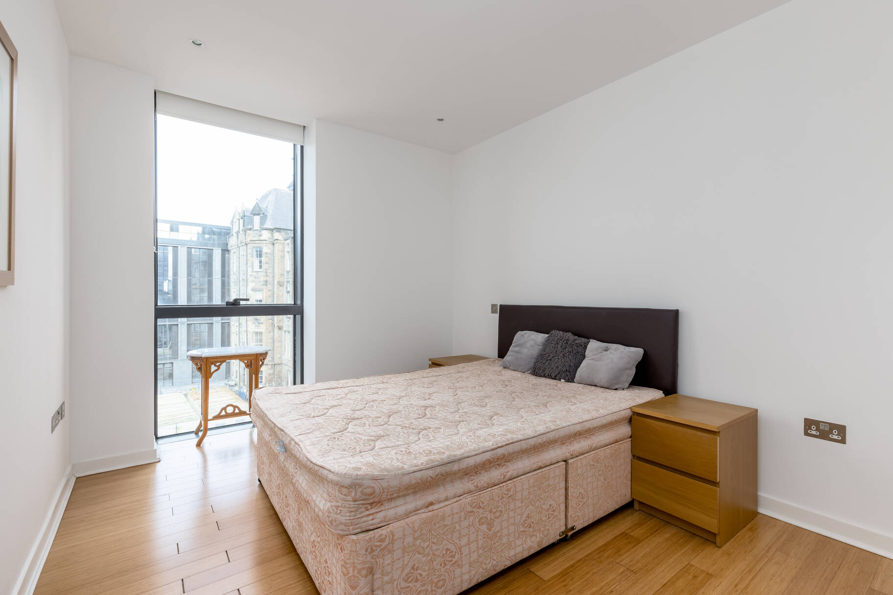 Flat 14, 31 Simpson Loan, Edinburgh, EH3 9GG