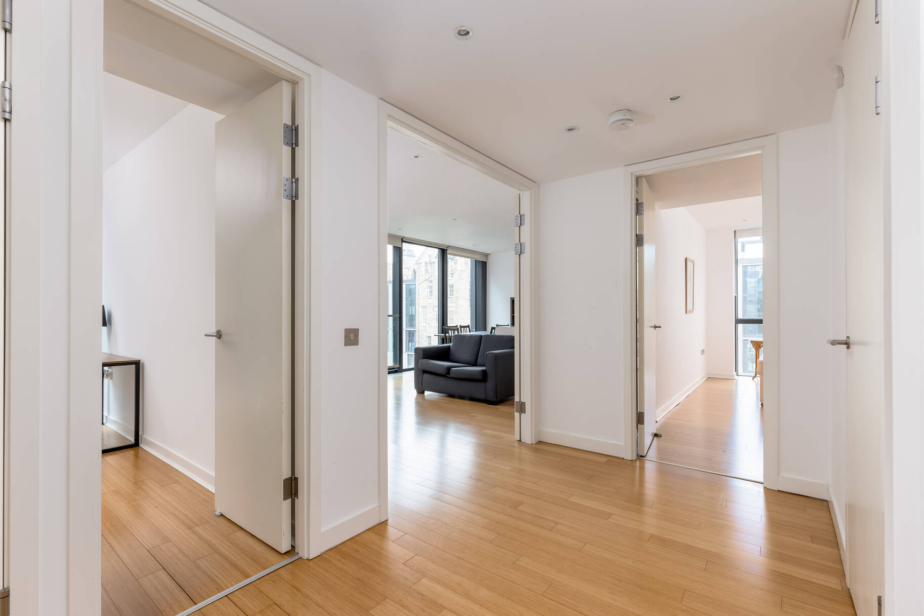 Flat 14, 31 Simpson Loan, Edinburgh, EH3 9GG