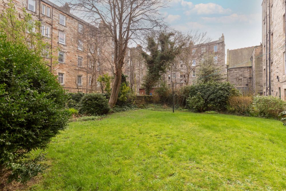 Property details Paris Steele