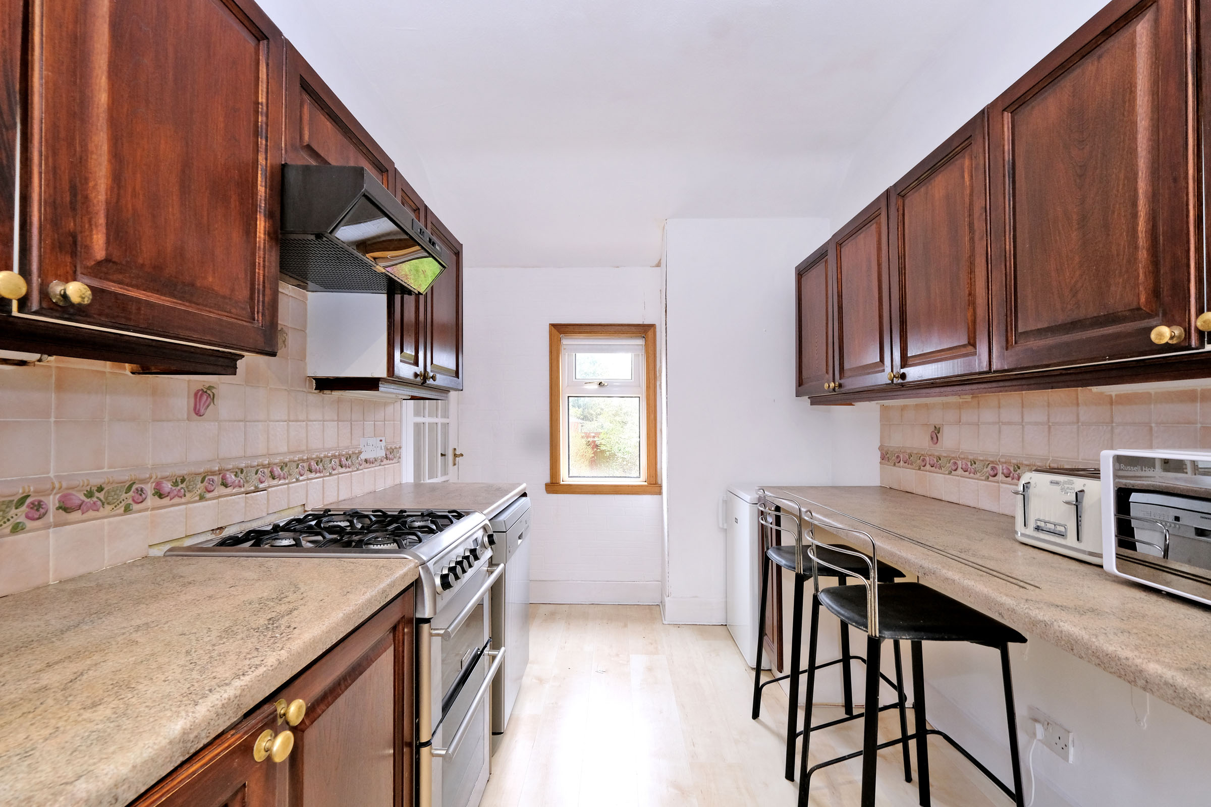 Property details for 10 Baillieswells Road, Bieldside, Aberdeen, AB15