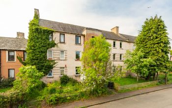 27/3 Ferry Road Avenue, Edinburgh