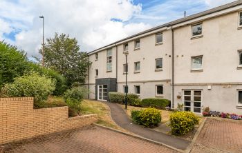 100/6 Chesser Crescent, Edinburgh