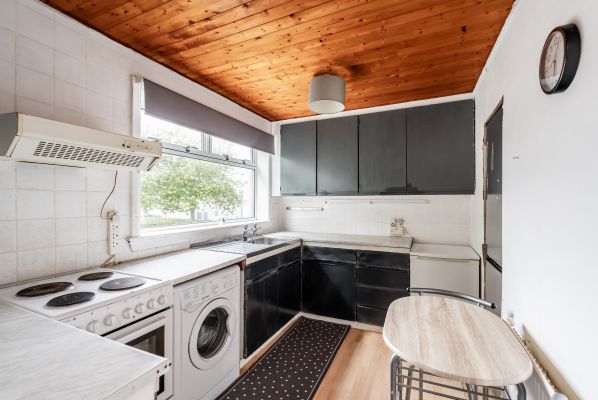 28 Bughtlin Place, Edinburgh, EH12 8UY - Image 3