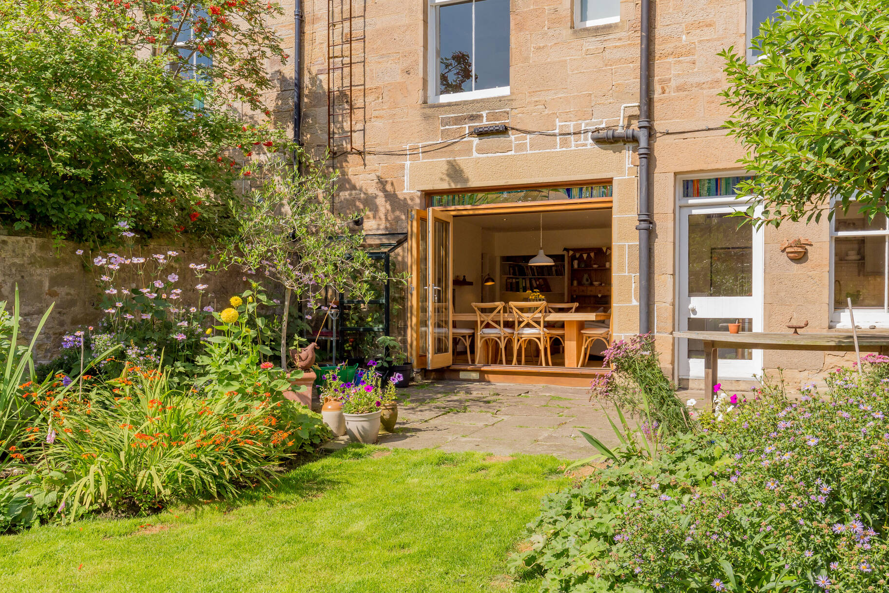 4 Bedroom Property For Sale in Edinburgh, Grange, 29 Grange Loan £925,000