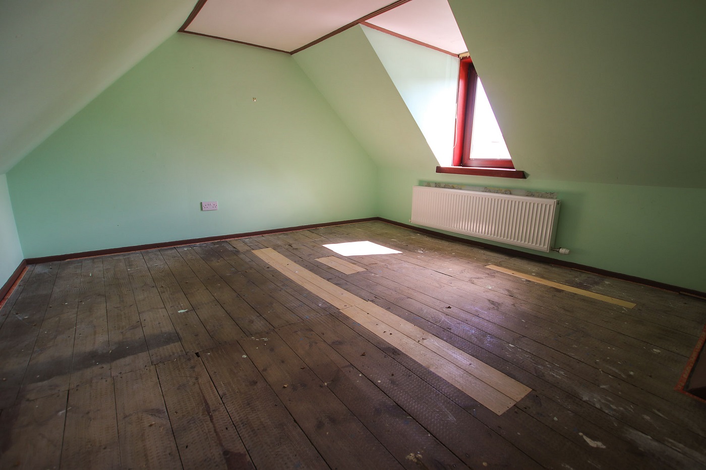 Property details for Souters Cottage, Main Street, Lumsden, Huntly