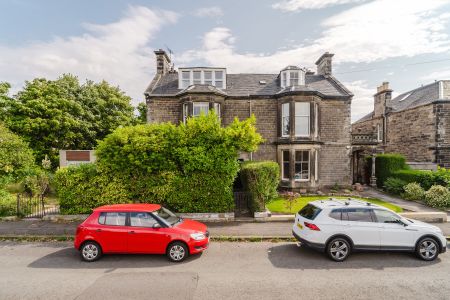 1B Cobden Road (off Ventnor Terrace), Waverley Park, Edinburgh, EH9 2BJ