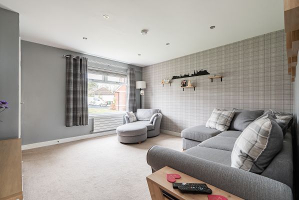 52 Gogarloch Road, Edinburgh, EH12 9JA - Image 2