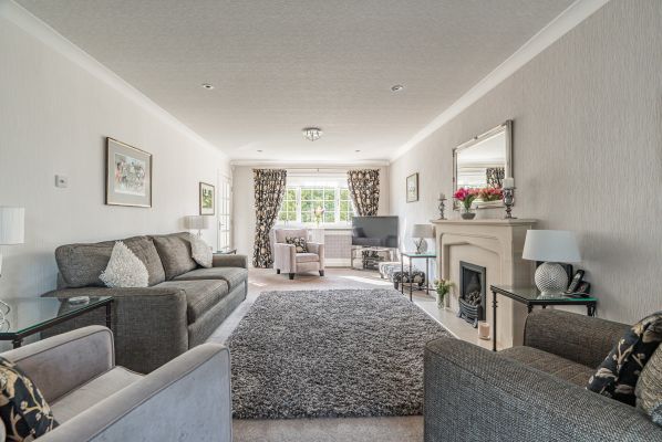 64 Parkgrove Drive, Edinburgh, EH4 7QG - Image 2