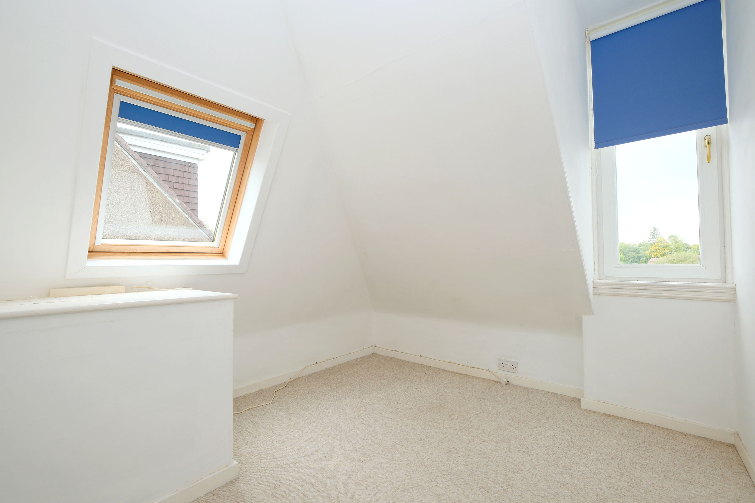 Property details for 11 Springfield Gardens, Aberdeen, AB15 7RX Peterkins