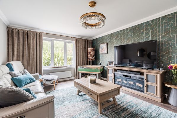 3 Longmuir Place, Bonnyrigg, EH19 3RY - Image 2